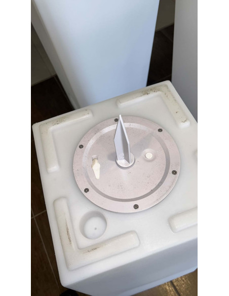 Sgabello Luminoso Par: Design Elegante e Resistente, Acquista Ora!
